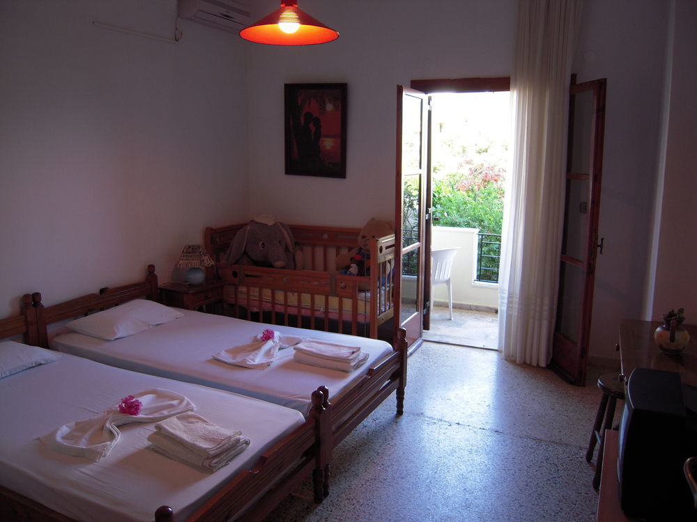 Angela Apartments Kato Daratso Bagian luar foto